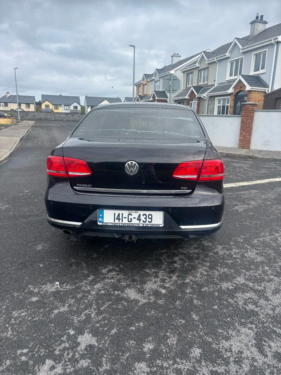 Volkswagen Passat - Image 4