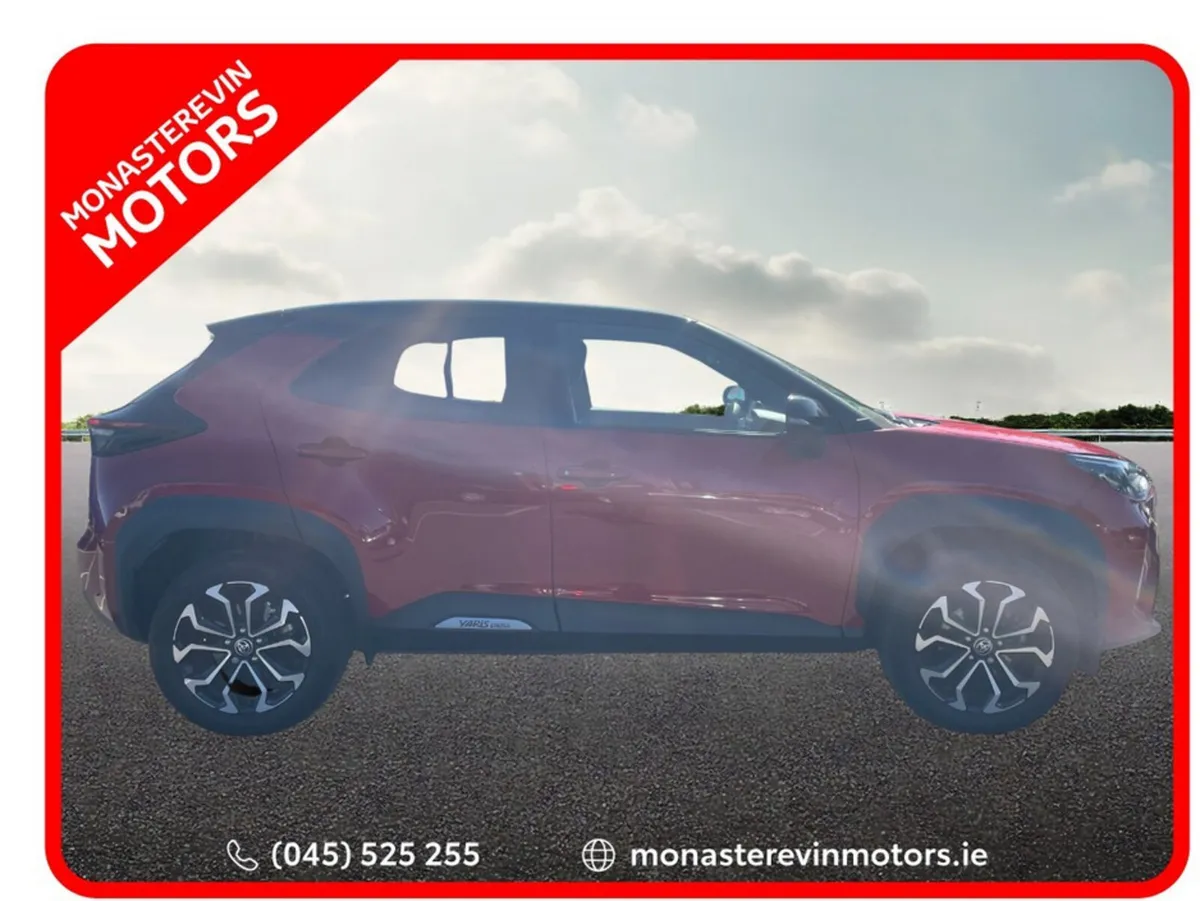 Toyota Yaris Cross CROSS LUNA SPORT 4DR AUTO - Image 3