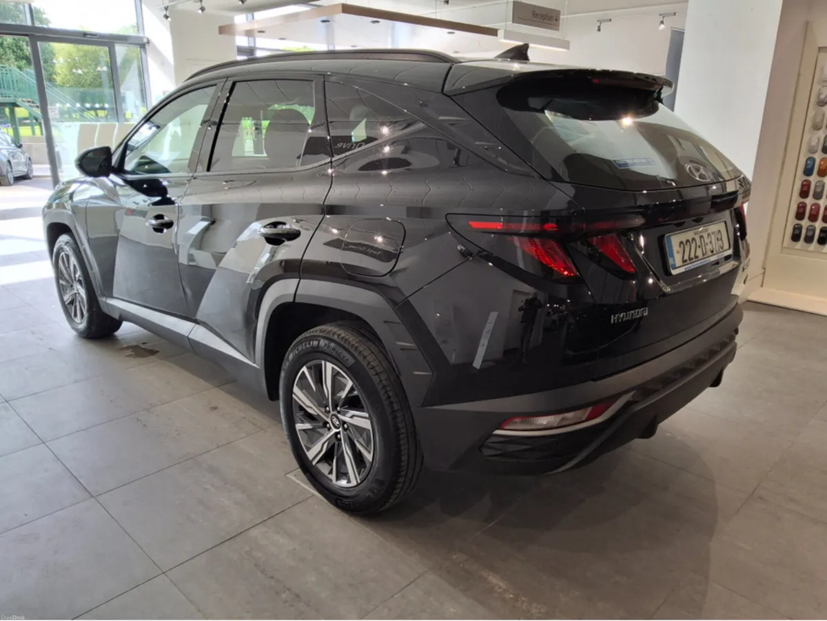 Hyundai Tucson EXECUTIVE HYBRID ** VERY LOW KMS ** - Image 3