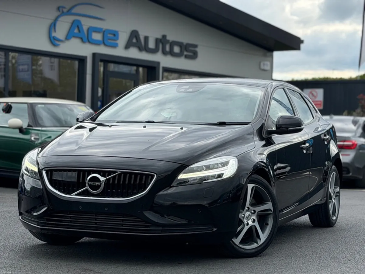 Volvo V40 D4 MOMENTUM - 2.0L DIESEL - AUTO - 12M W - Image 1