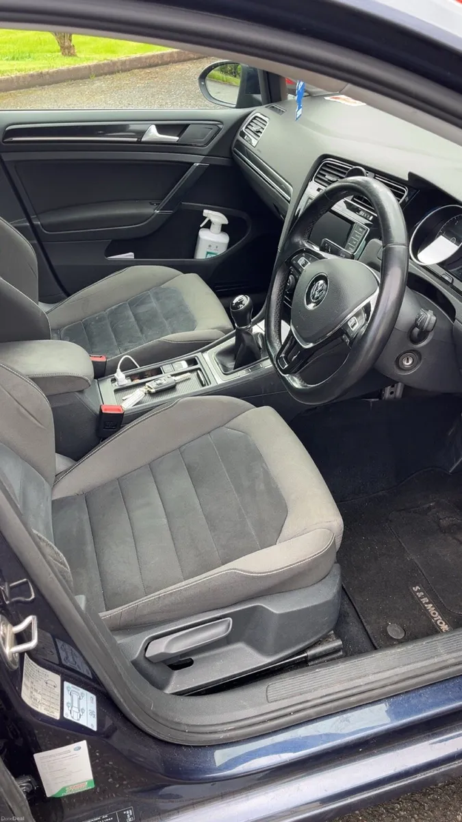 2015 Volkswagen Golf - Image 3