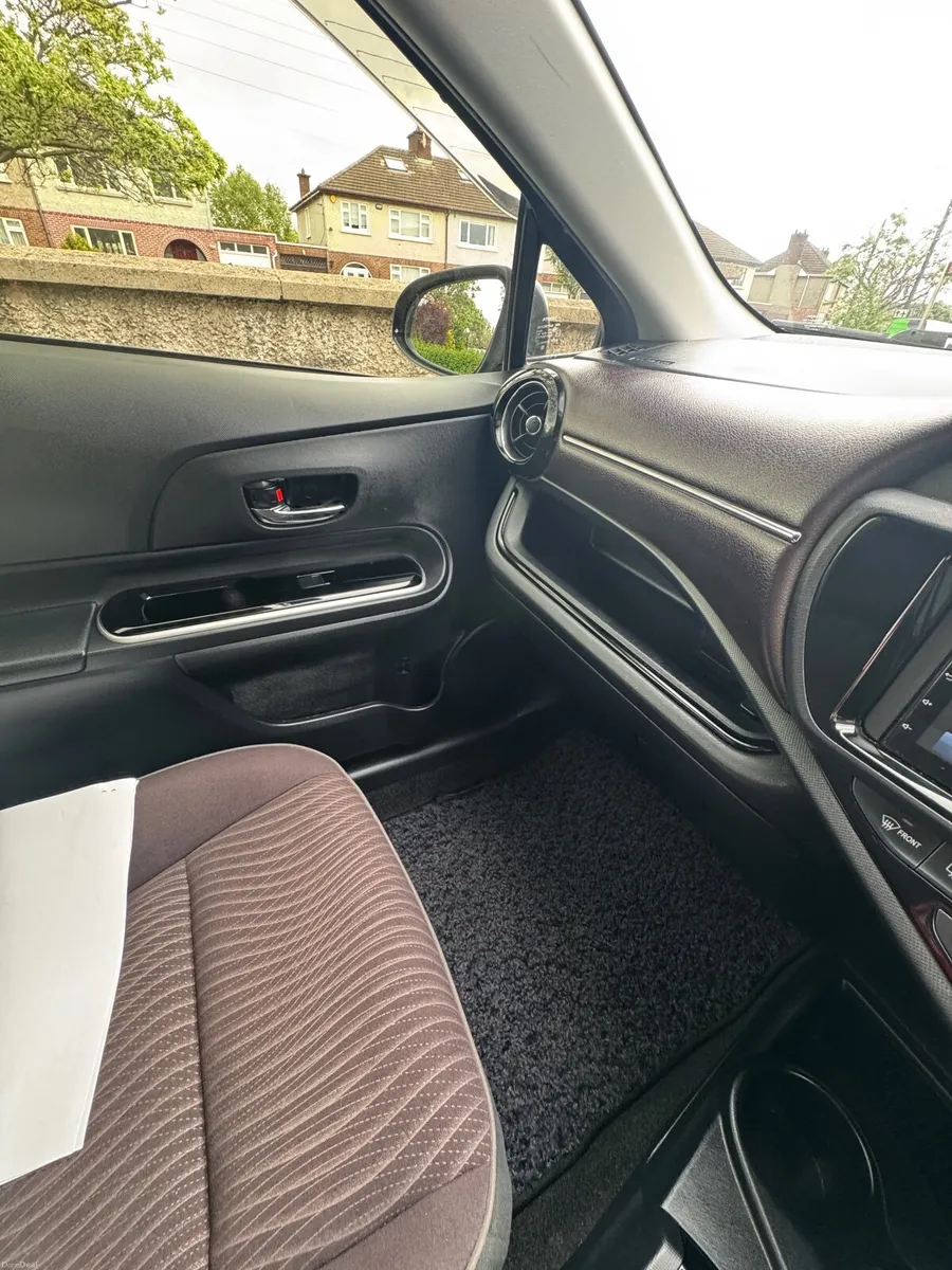 Toyota Aqua 2015 - Image 4