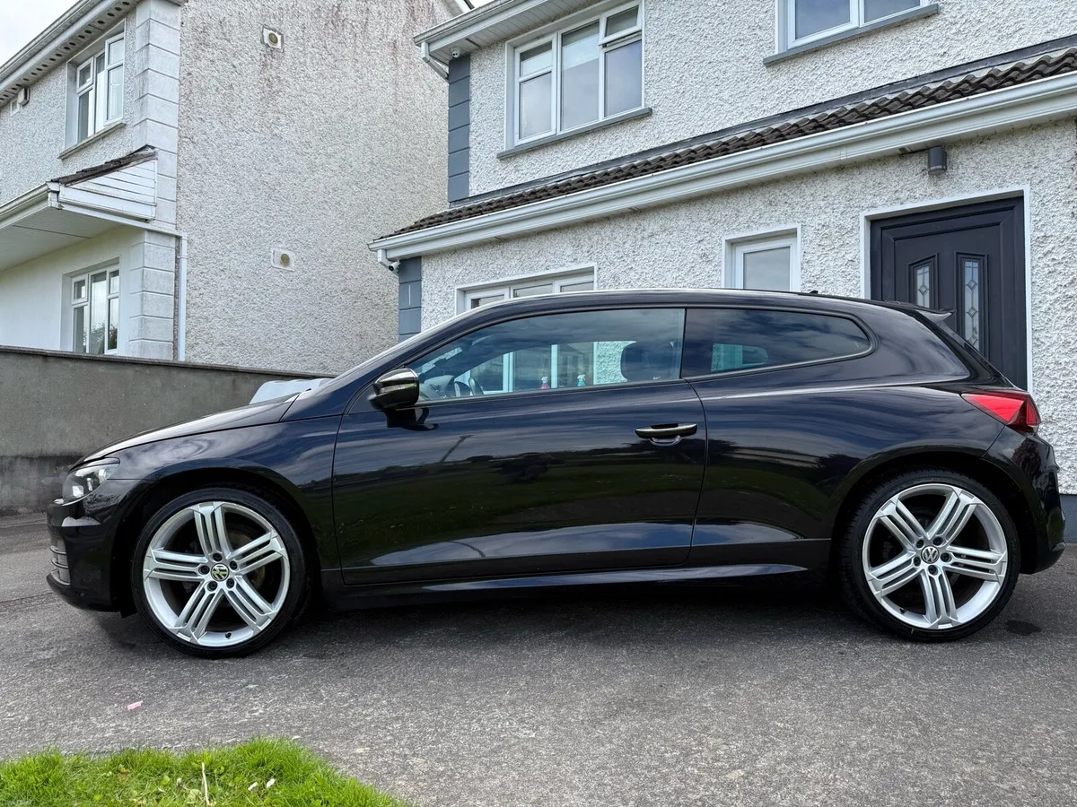 2017 Volkswagen Scirocco 2.0 TDI R-Line 150bhp - Image 4