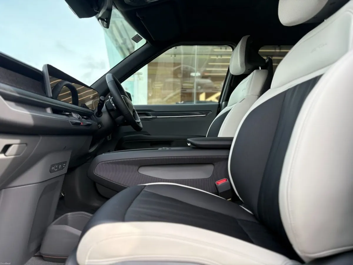 Kia EV9 GT Line ( 7 Seats ) (3.9% Finance Availabl - Image 2