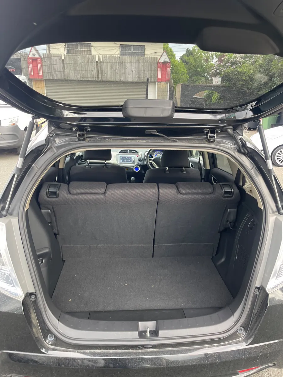 Honda fit hybrid automatic - Image 4
