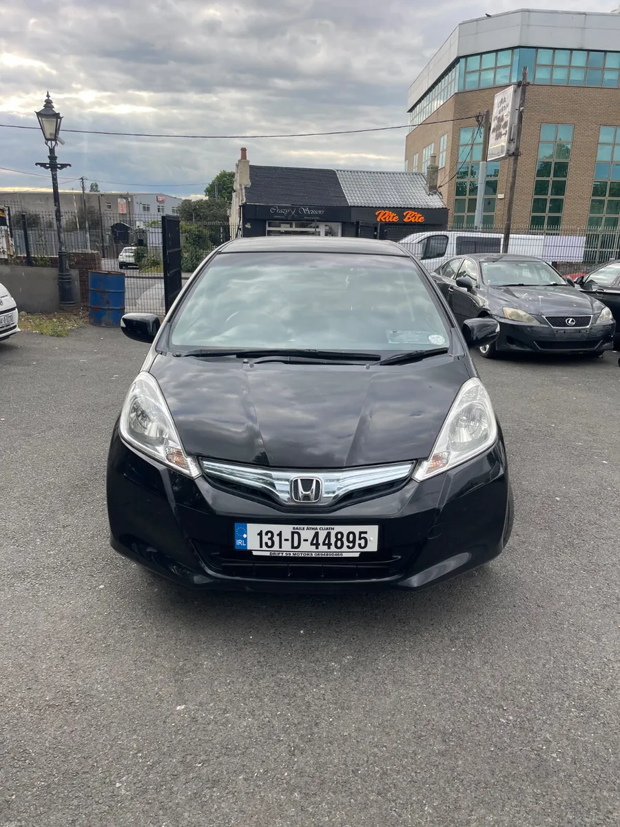 Honda fit hybrid automatic - Image 2