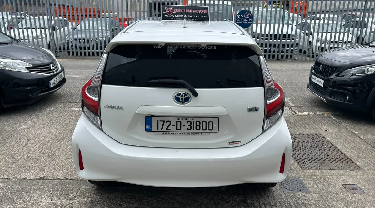 2017 Toyota Aqua - Image 4