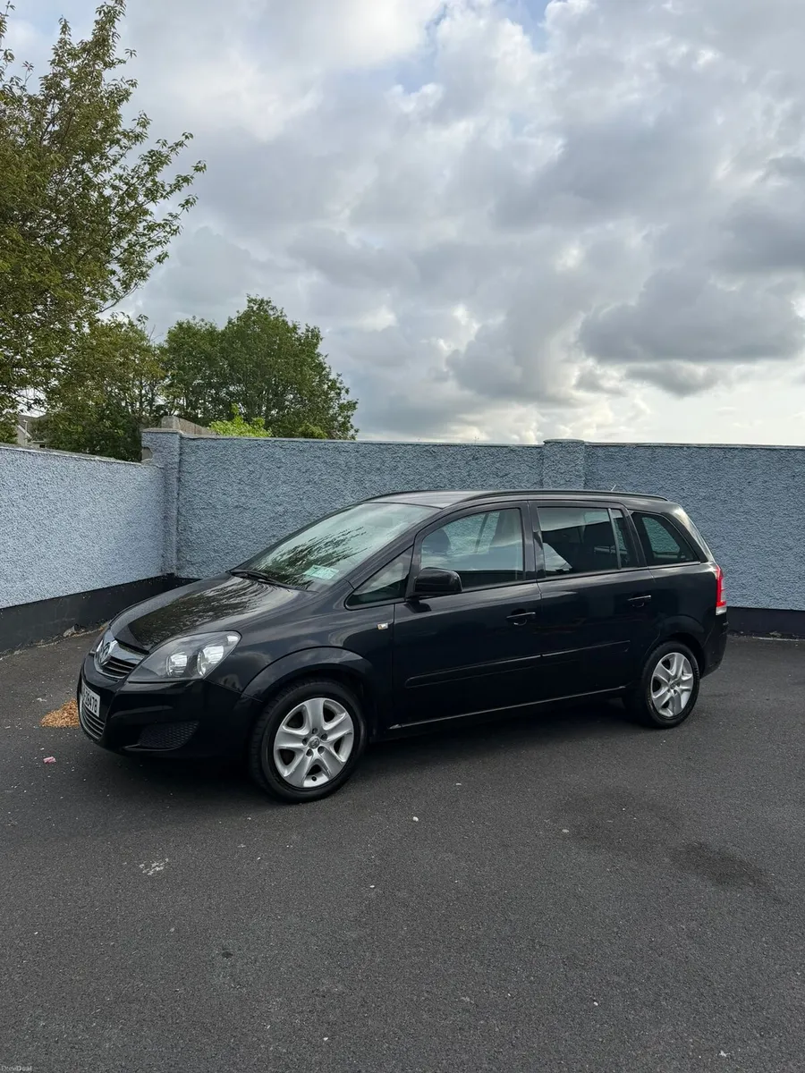 2013 vauxhall zafira 7 or 5 seater - Image 1