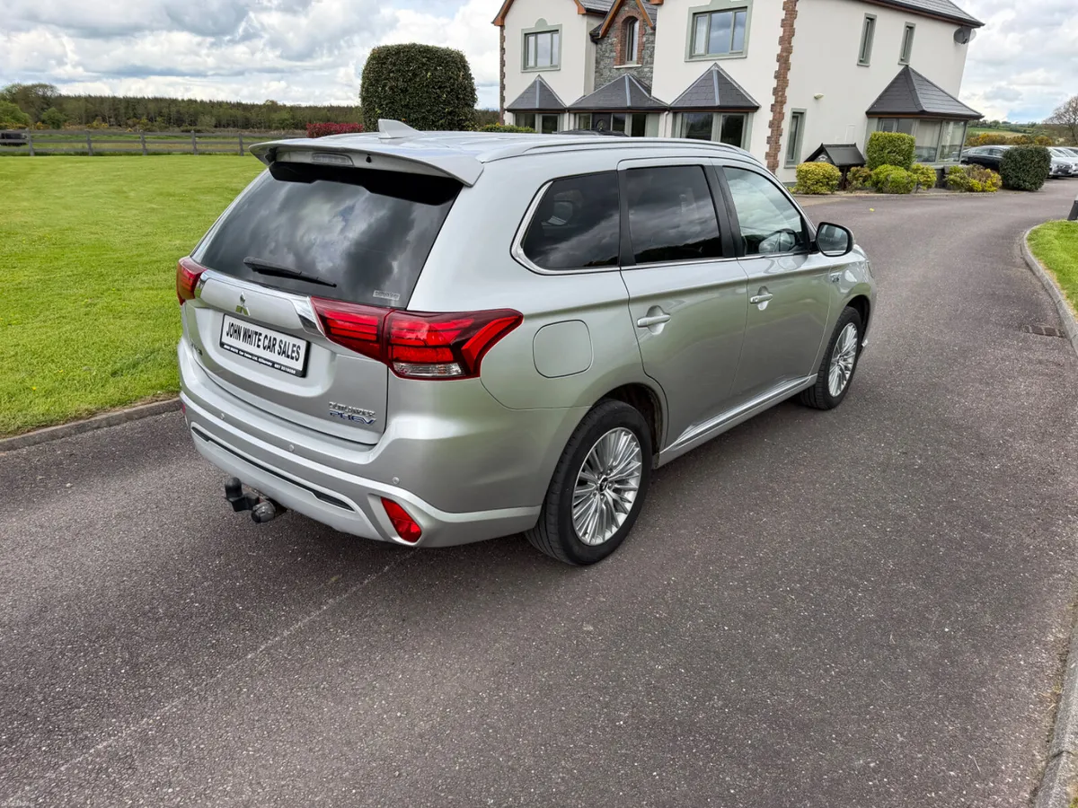 Mitsubishi Outlander 2019 PHEV - Image 5