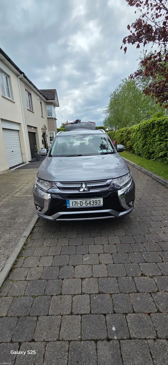Mitsubishi Outlander 2017 - Image 1