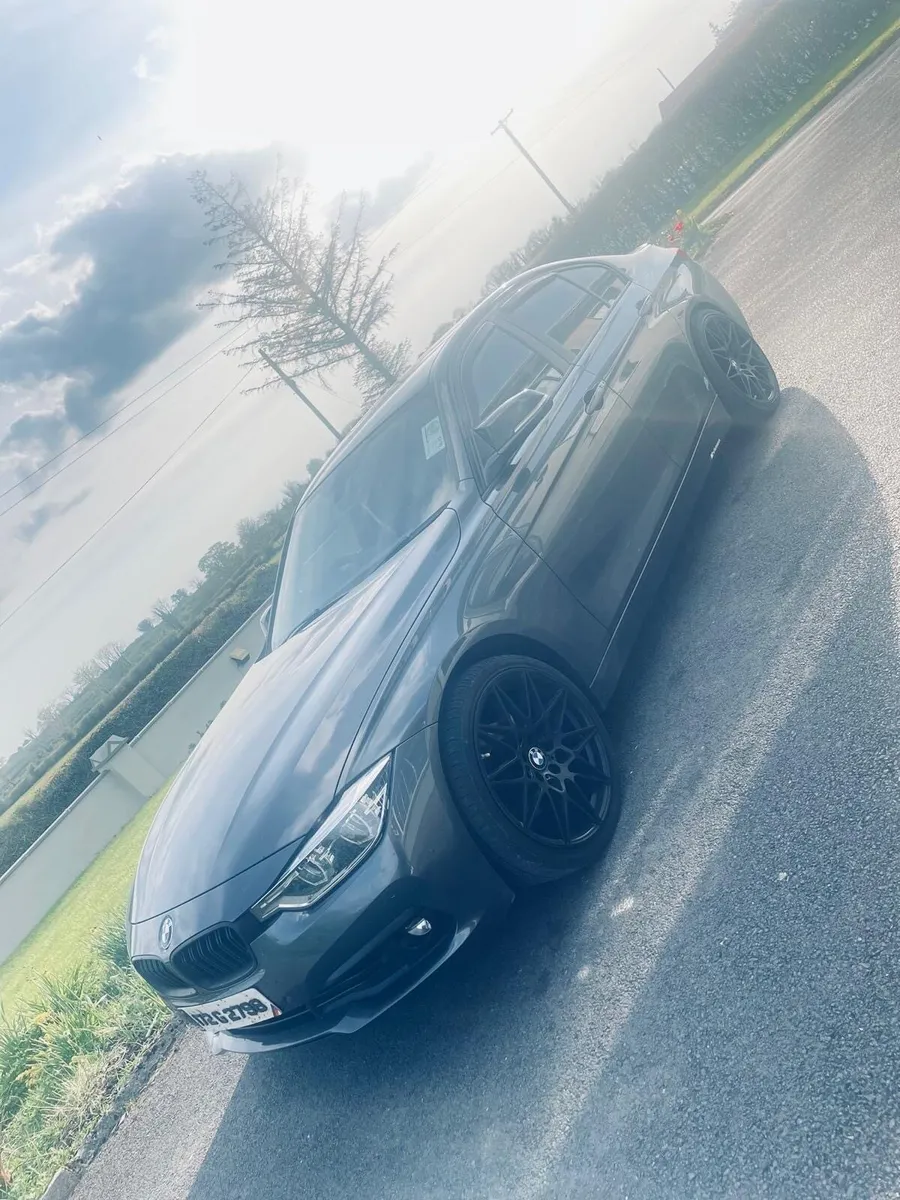 BMW 3-Series 2017 - Image 3