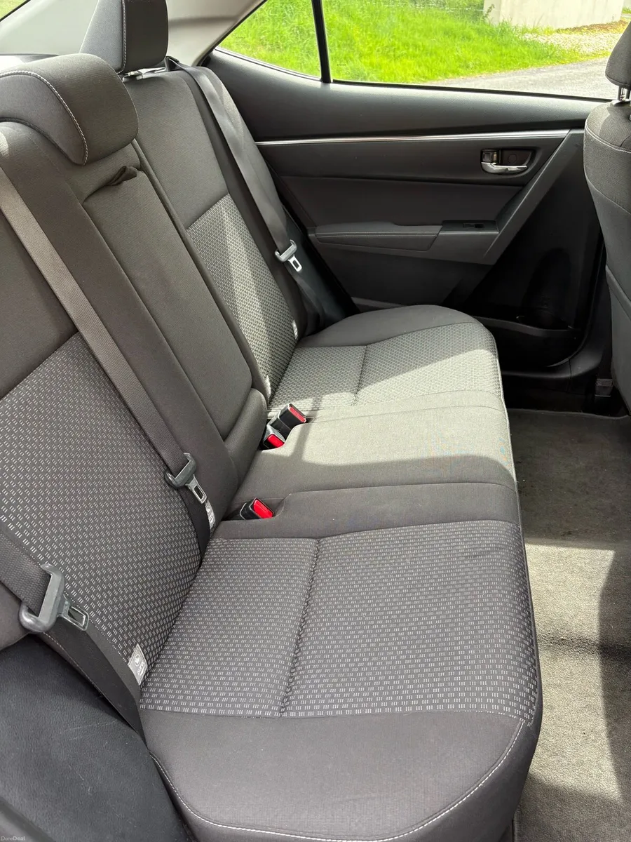 151 Toyota Corolla 1.4 litre - Image 5