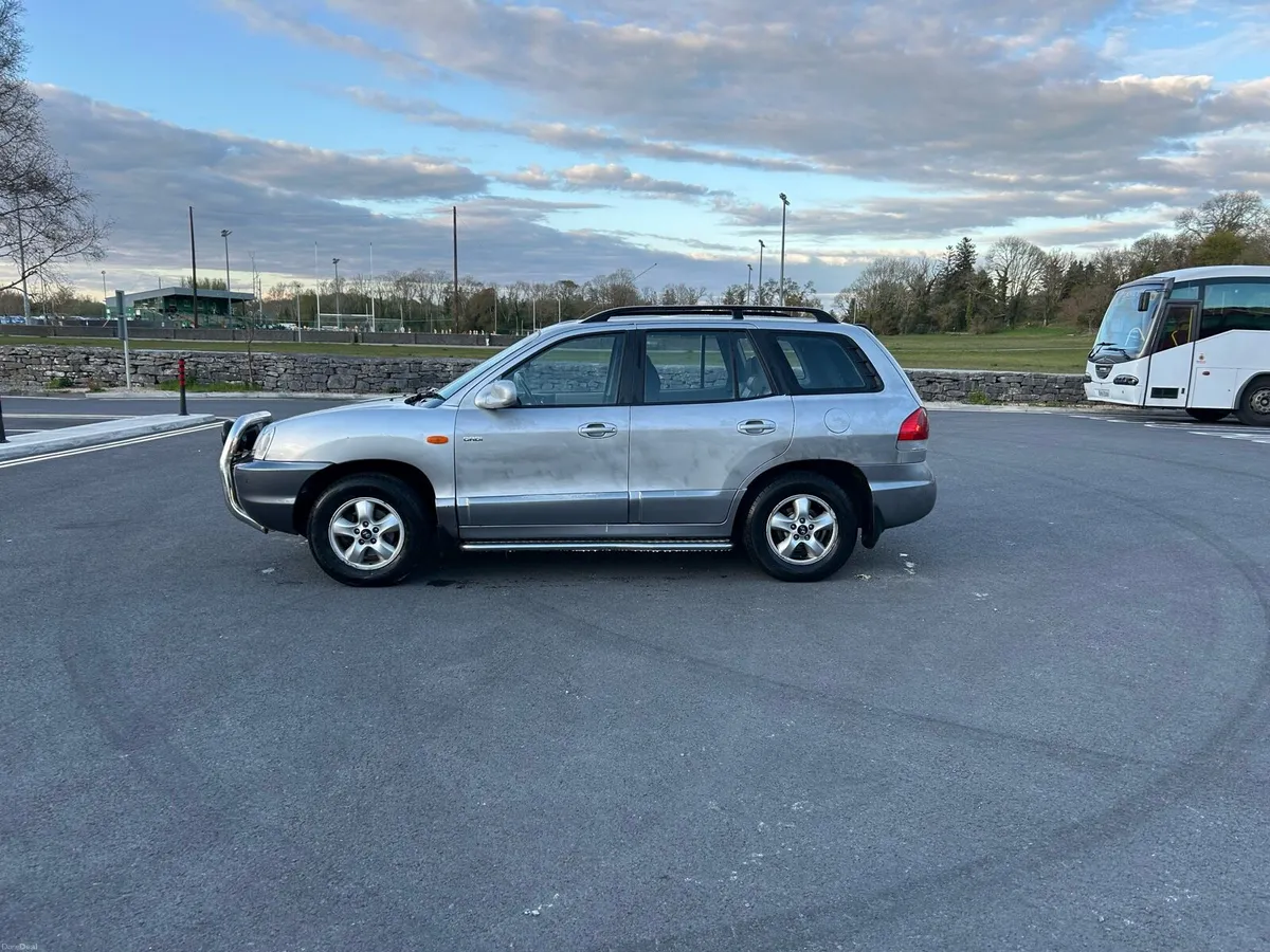 Hyundai Santa Fe - Image 2