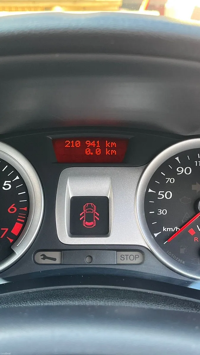 2011 Renault Clio - Image 2