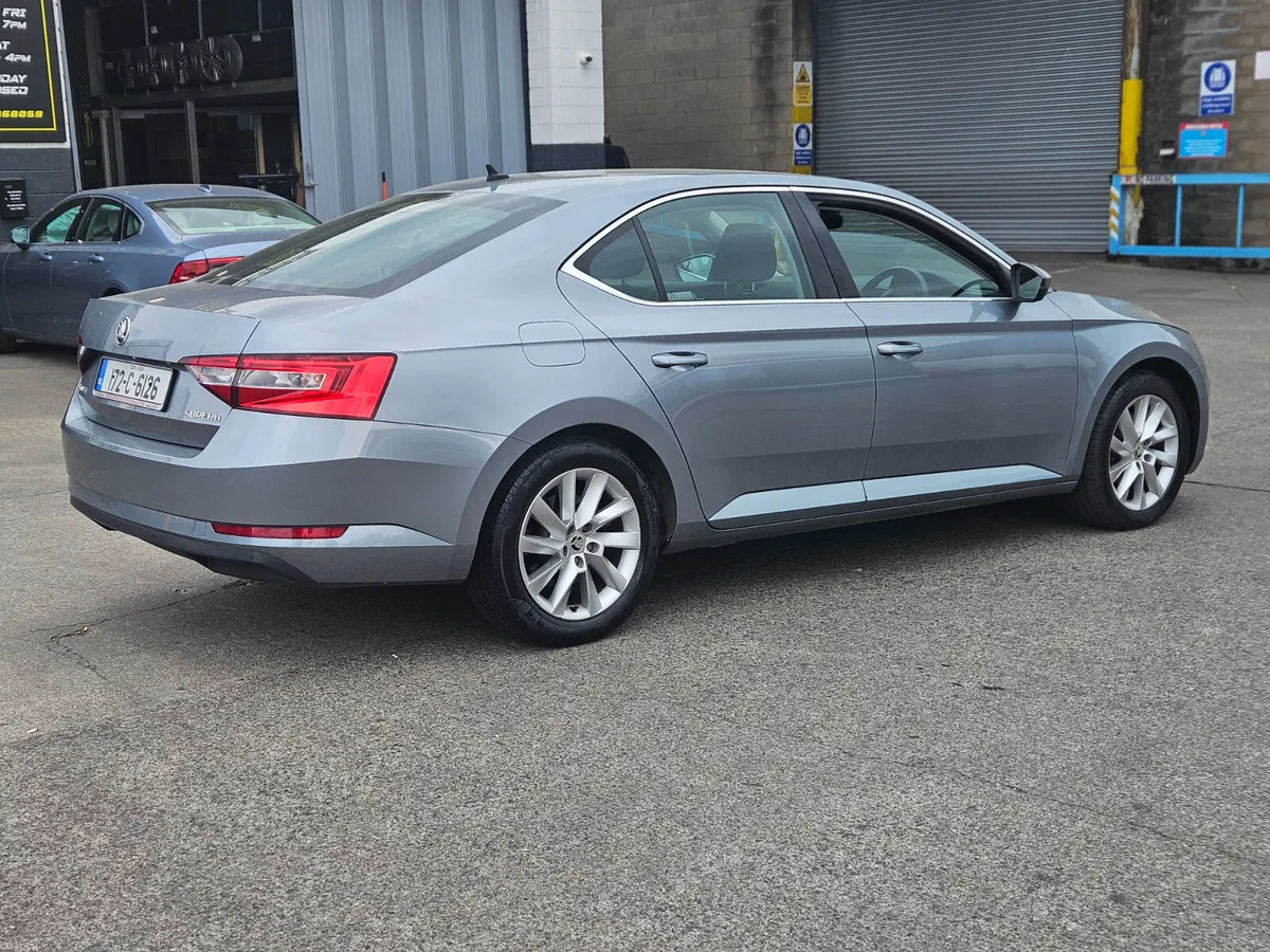 Skoda Superb 1.4 Petrol  150 BHP - Image 4
