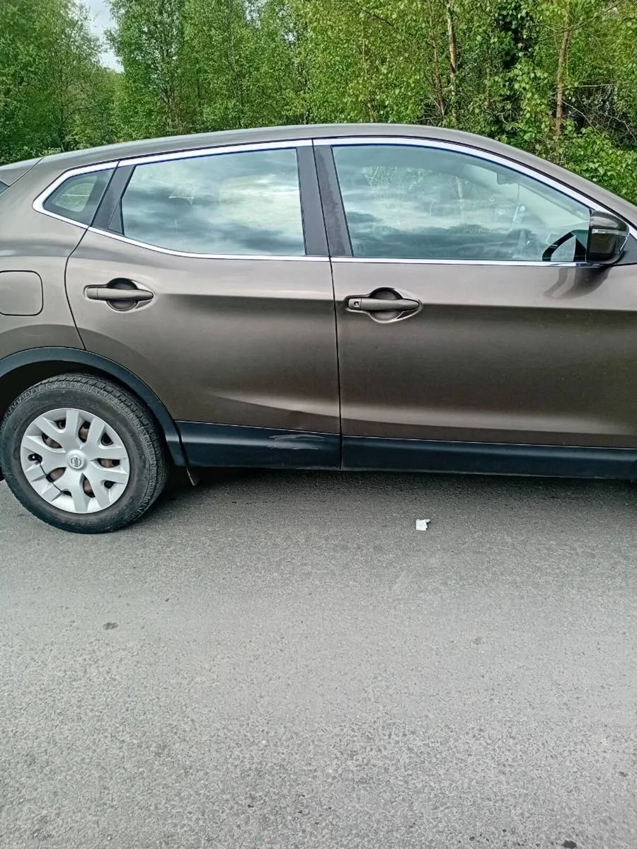 NISSAN quashqai - Image 1