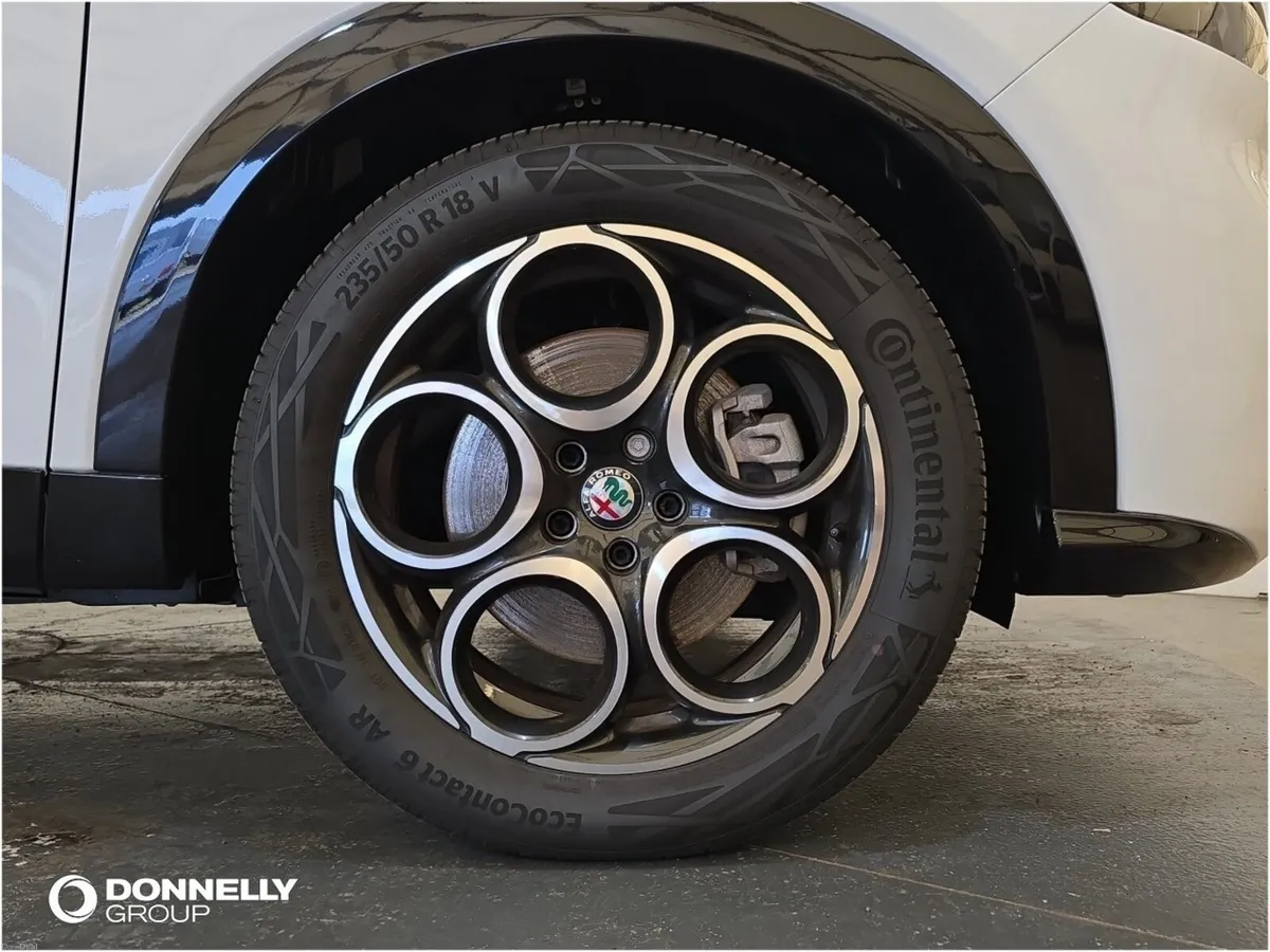Alfa Romeo Tonale Hatchback Sprint - Image 2