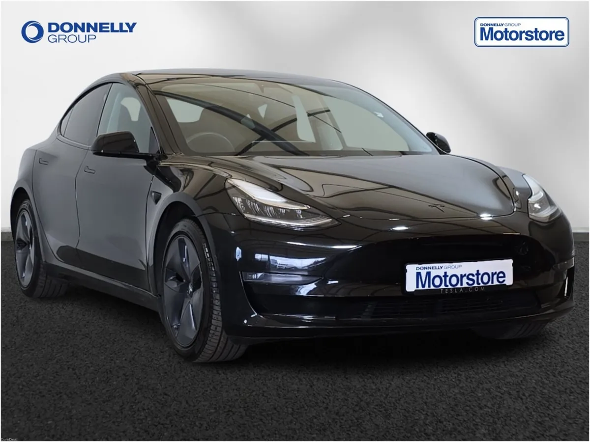 Tesla Model 3 Saloon Long Range - Image 1