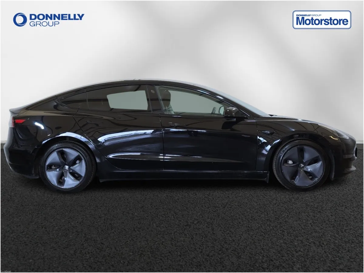 Tesla Model 3 Saloon Long Range - Image 3