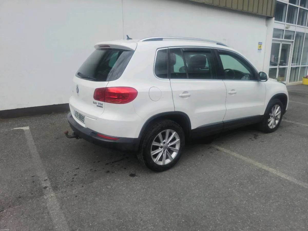 2012 Volkswagen Tiguan - Image 2