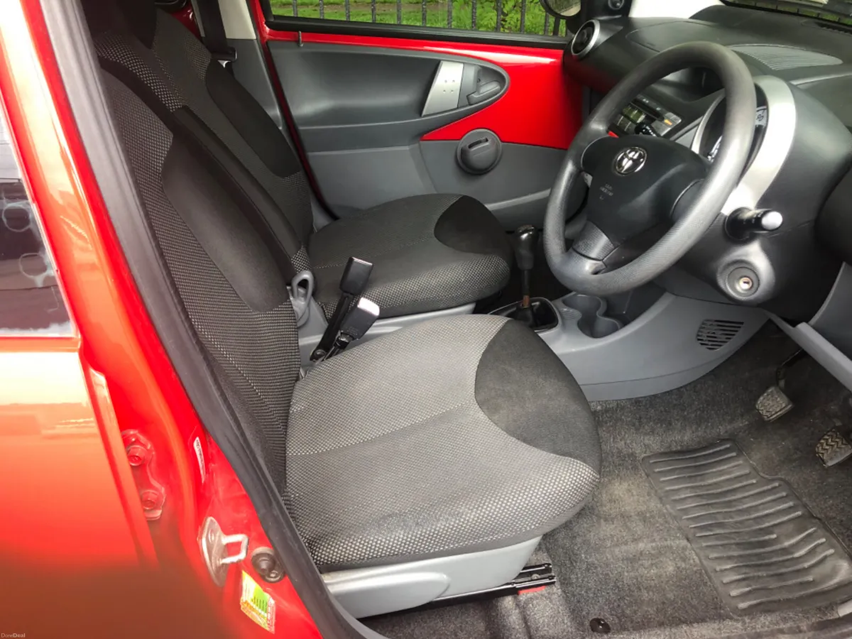 2010 TOYOTA AYGO 5DR - Image 4