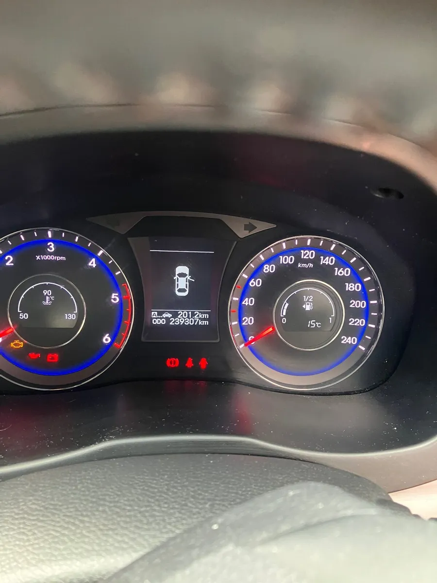 Hyundai i40 2015 - Image 2