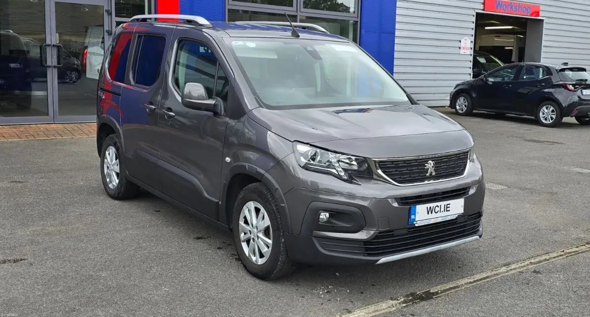 Wheelchair Accessible 2022 Peugeot Rifter - Image 1