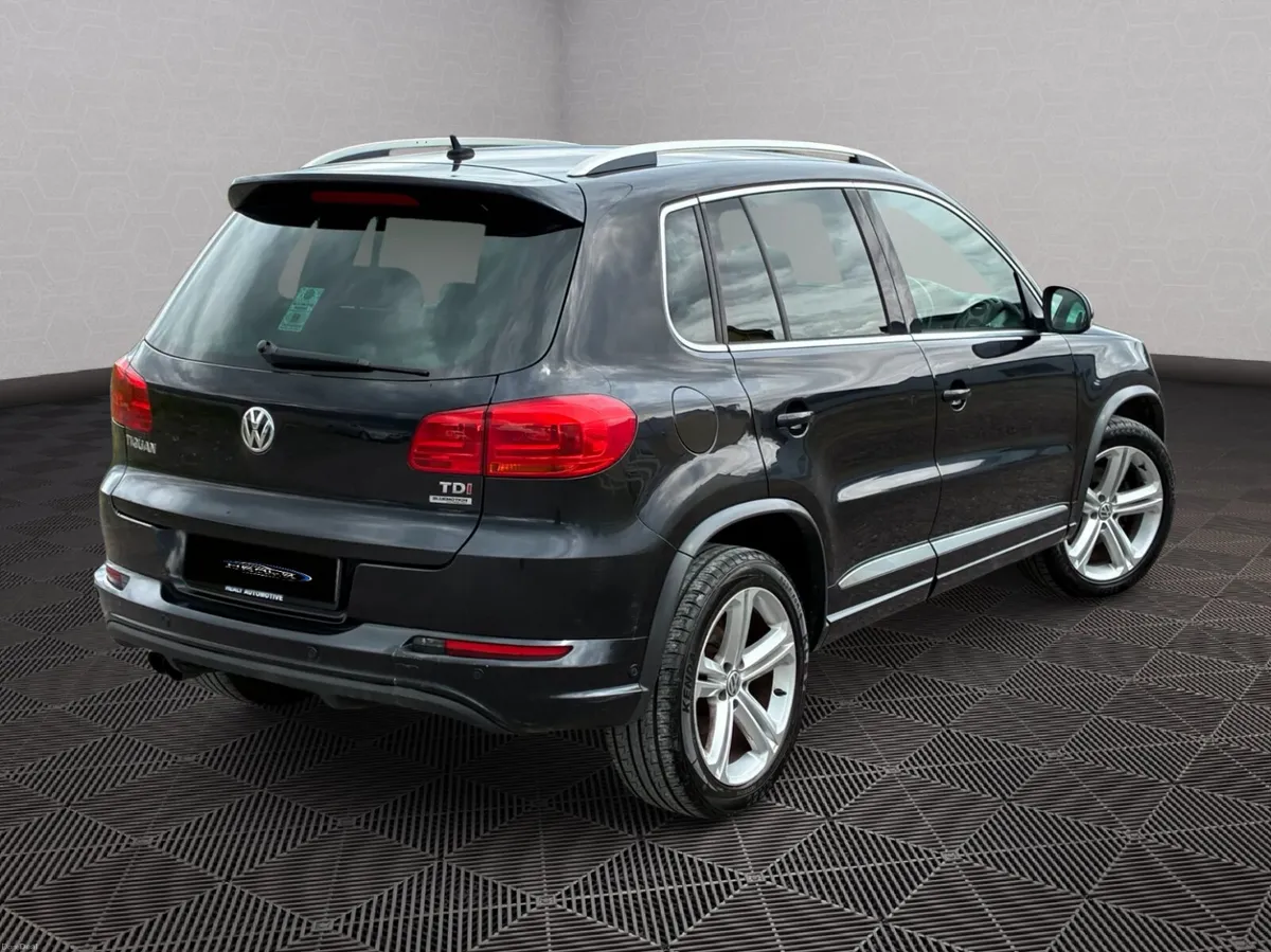 Volkswagen Tiguan R-Line - Image 4