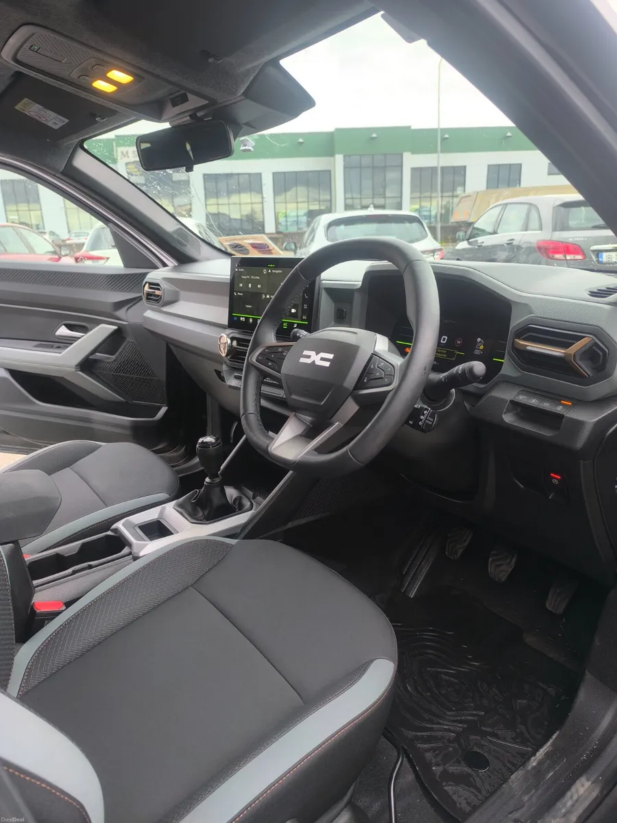 251 Dacia Duster 1.2 HYBRID EXTREME - Image 4