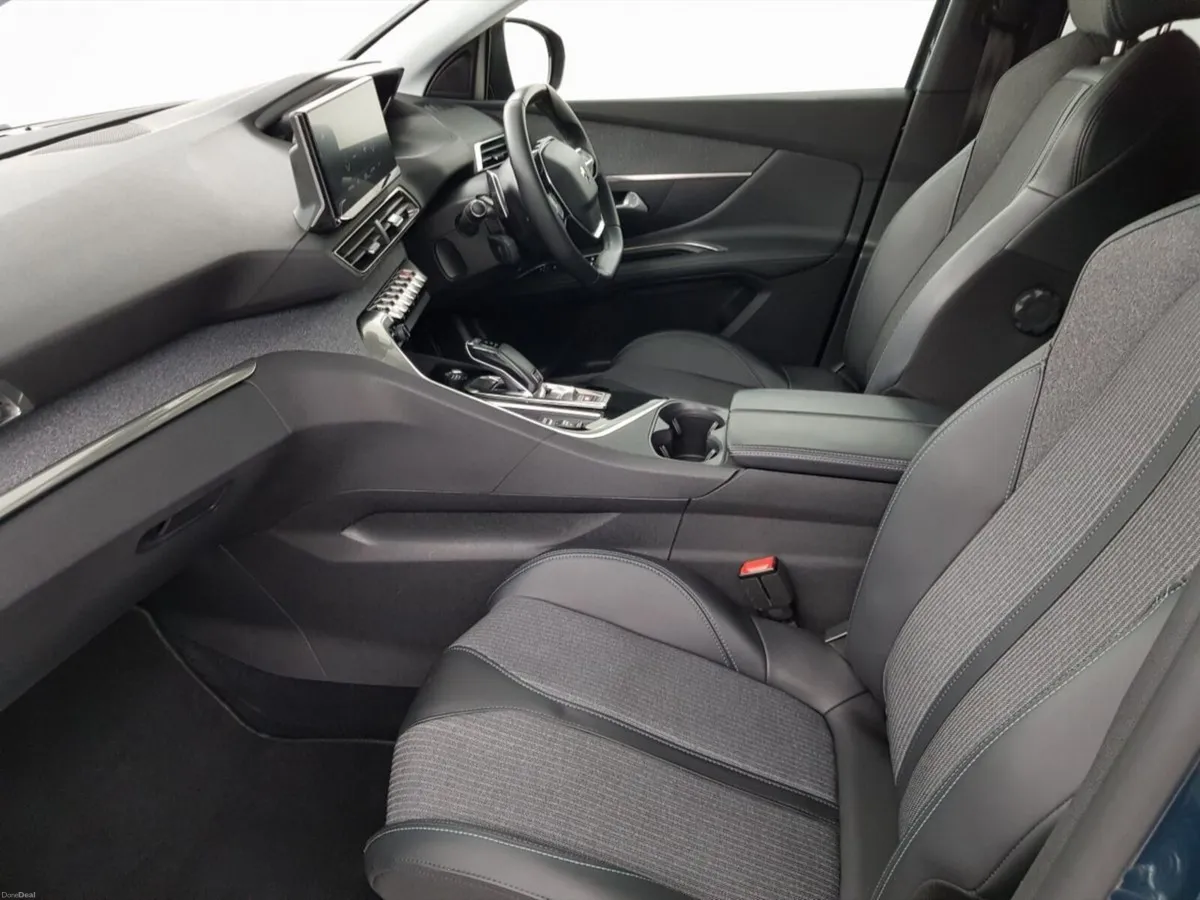 Peugeot 3008 1.5 BlueHDi 130bhp Allure Auto - Image 4