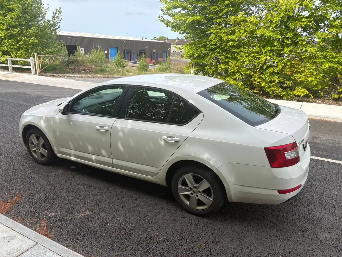132 Skoda Octavia 1.6 Diesel NCT&TAX August/2026 - Image 3
