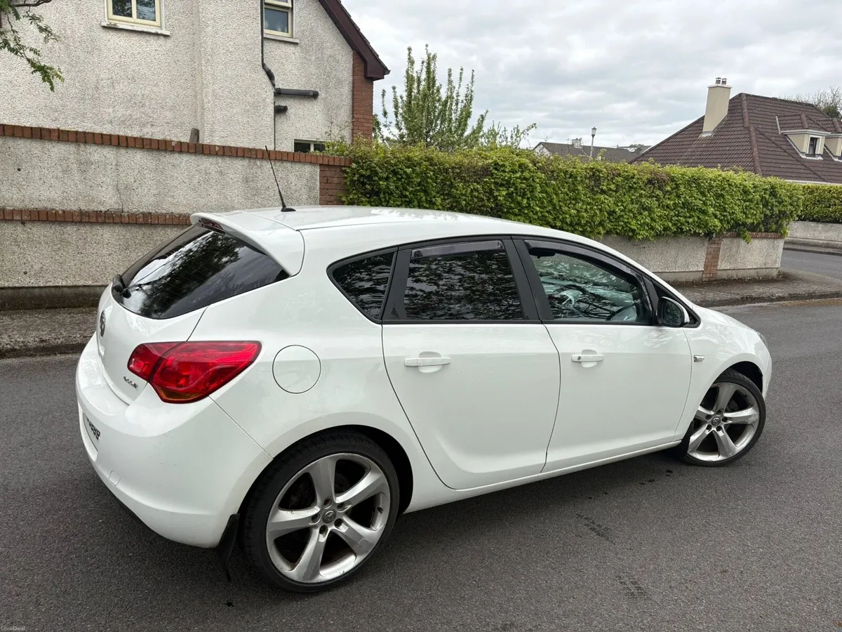 2012 Vauxhall Astra Hatchback 1.7 Diesel NCT&TAX. - Image 1