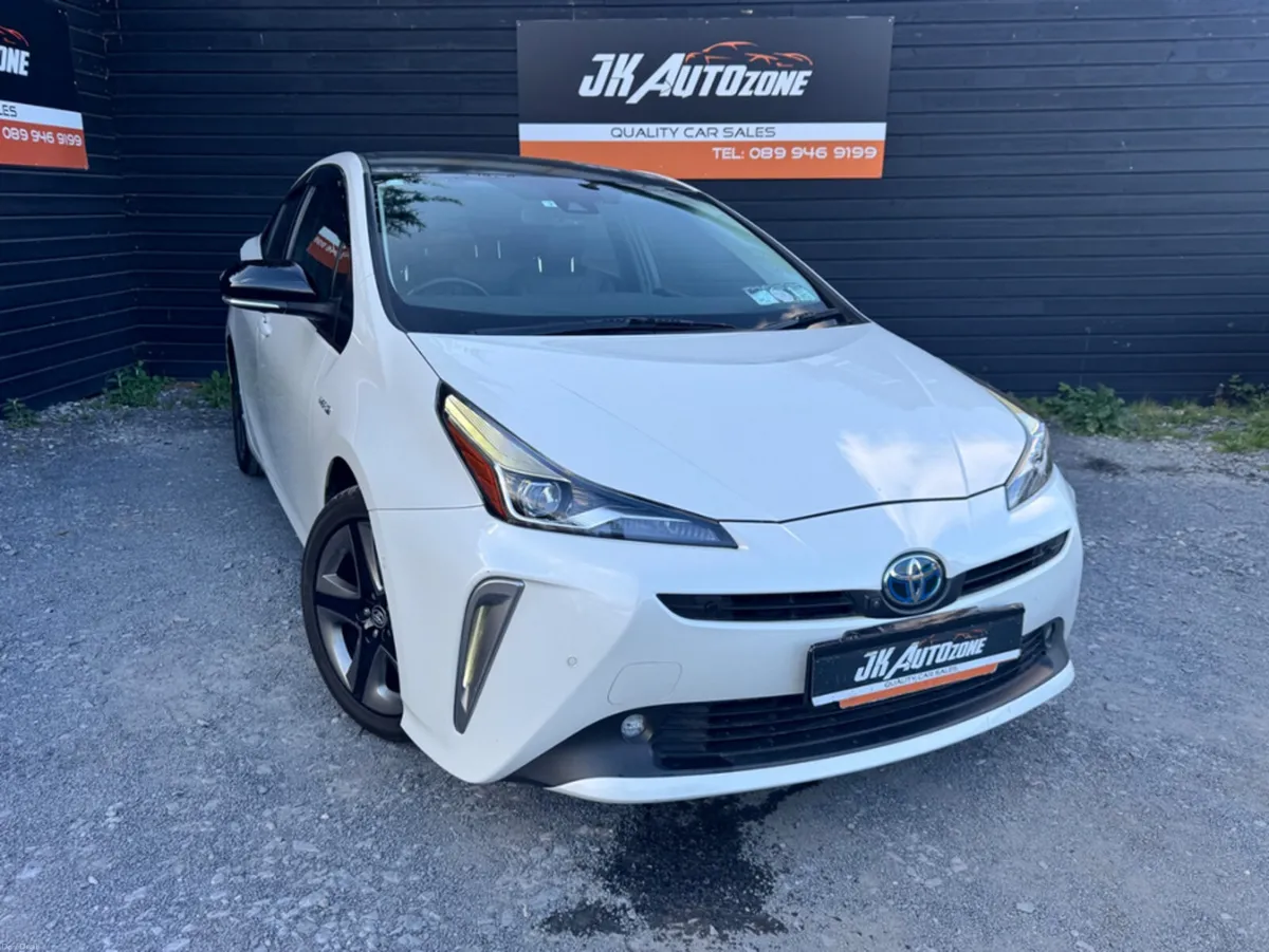 Toyota Prius 1.8 HYBRID TOP SPEC - Image 1