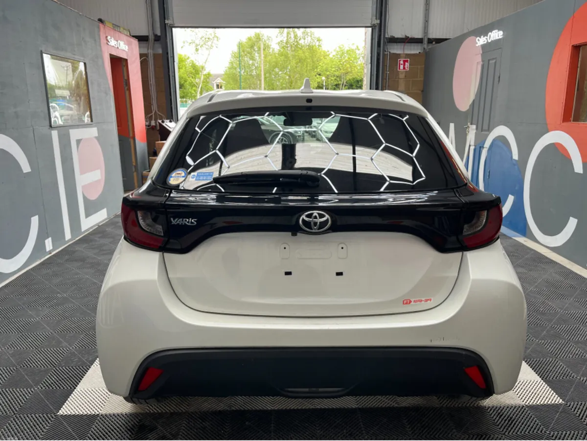 Toyota Yaris €12950 2022 TOYOTA YARIS X 1.0 AUTOMA - Image 3
