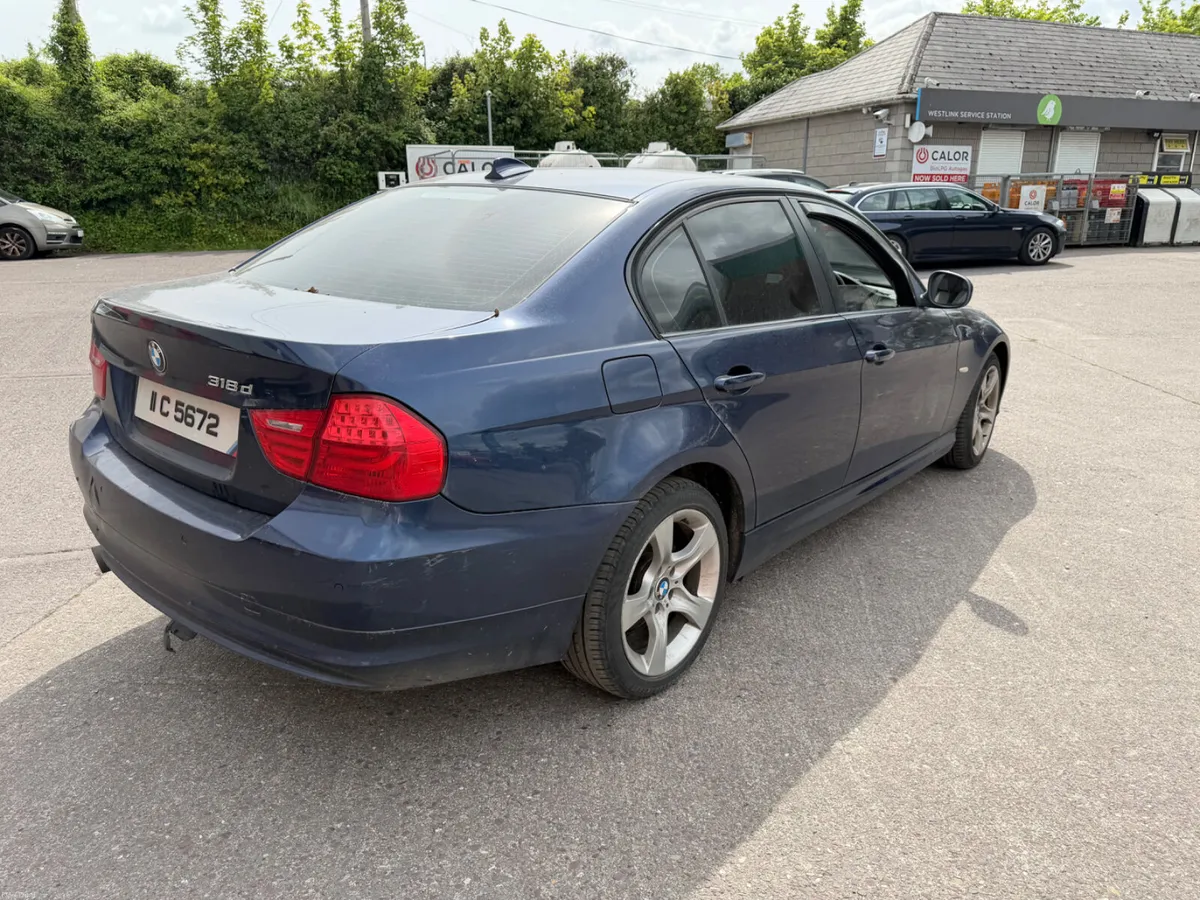 2011 BMW 3 SERIES - Image 4