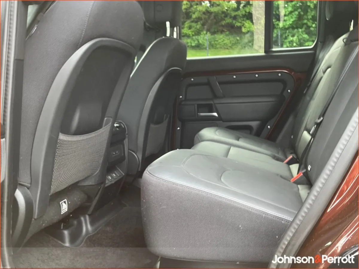 Land Rover Defender 110 2.0 Si4 PHEV 300 PS Sedona - Image 5