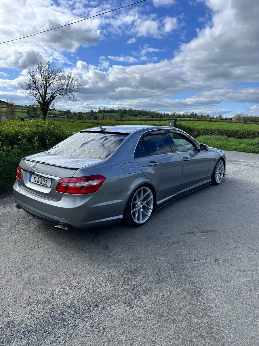 Mercedes e200 - Image 1