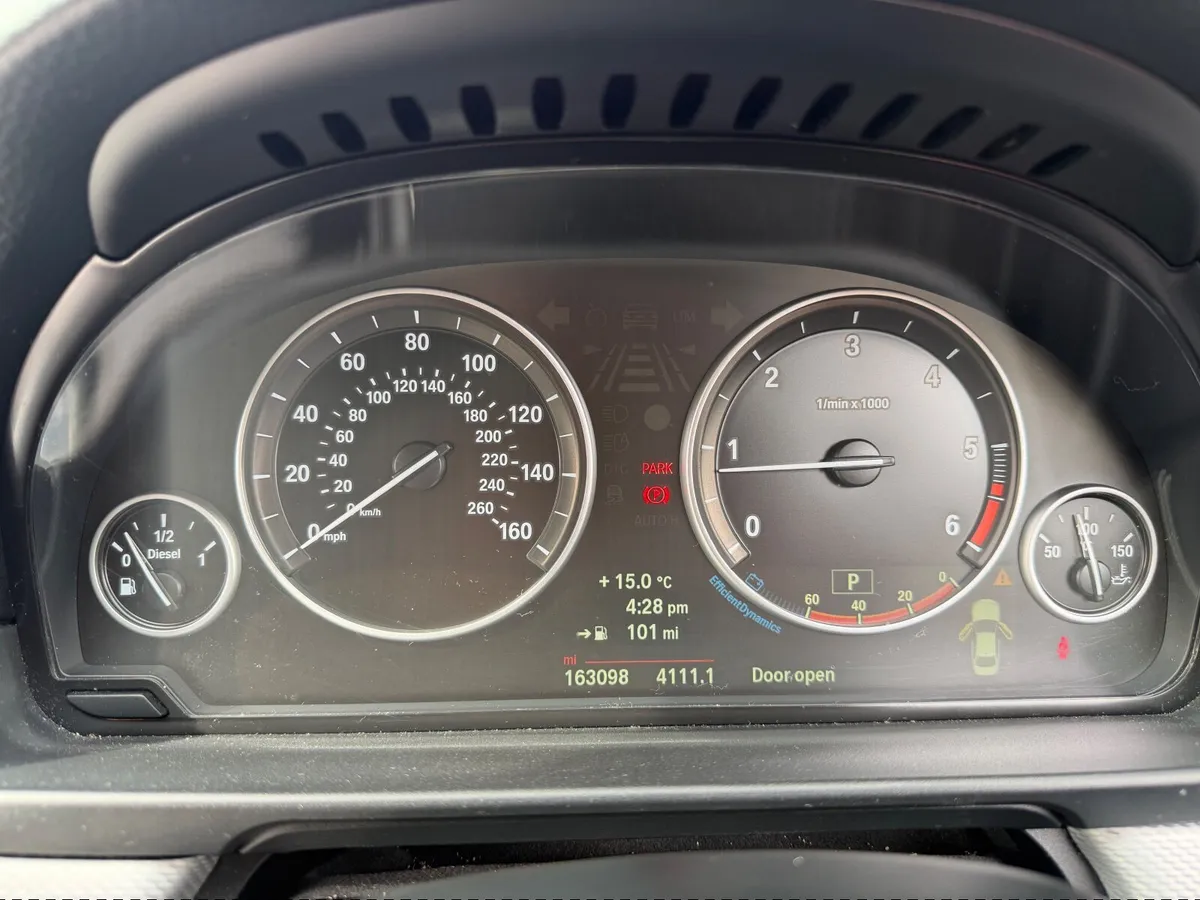 BMW 520d M-SPORT - Image 3