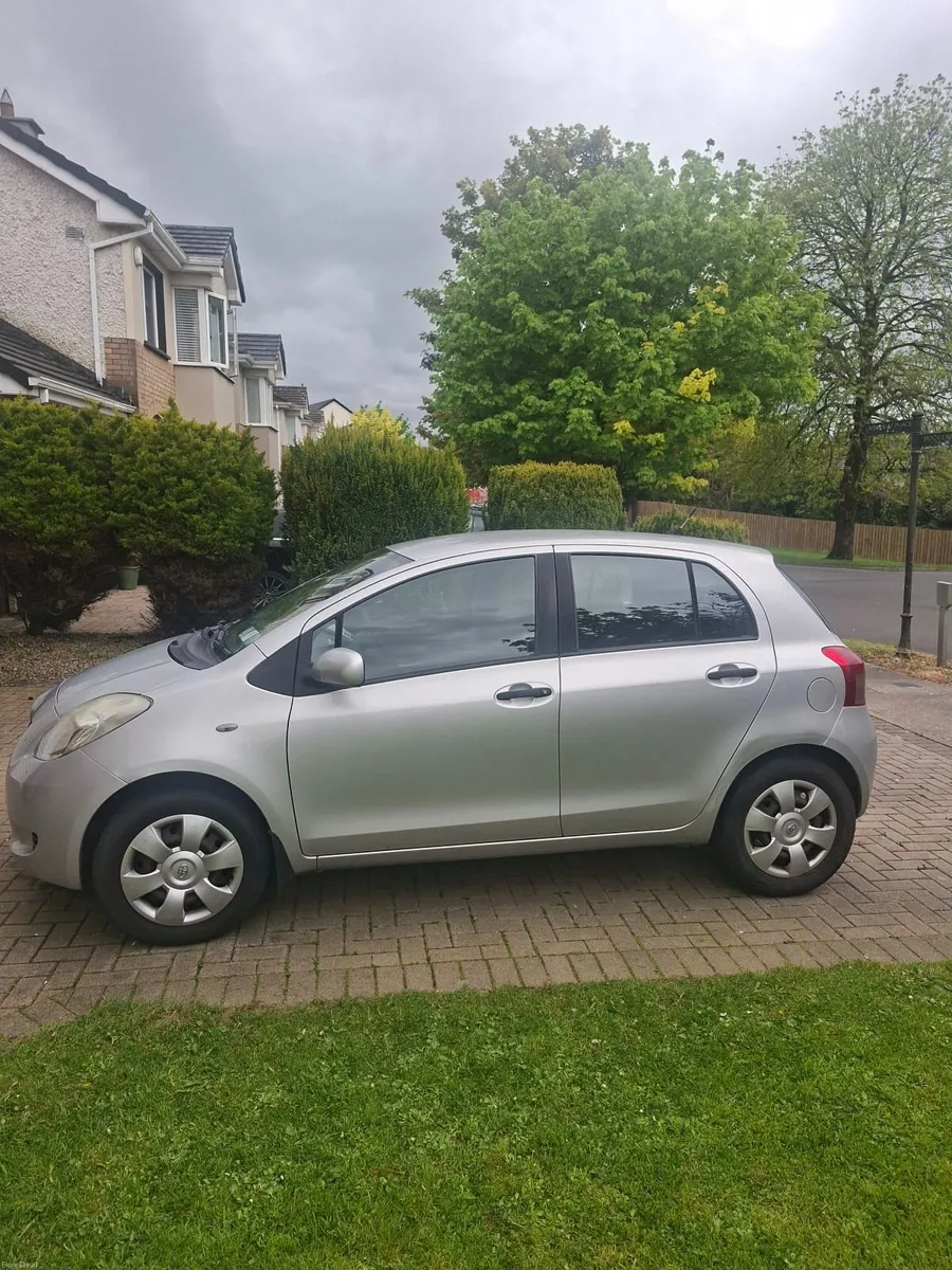 Toyota Yaris 2009 - Image 4