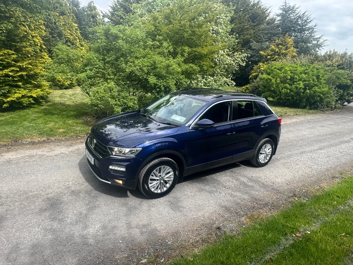 19 Volkswagen T-Roc 2.0TDI AUTOMATIC - Image 4