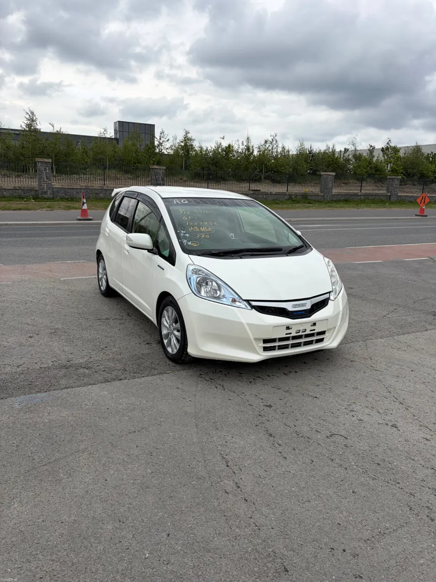 2013 Honda Fit 1.3 UNDER DEPOSIT - Image 1