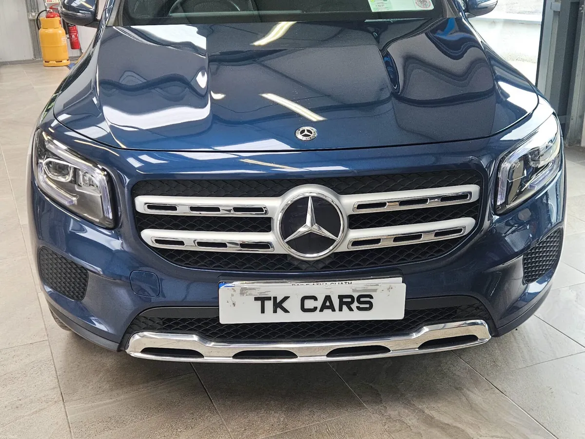 211 MERCEDES BENZ GLB 7 SEATER - Image 4