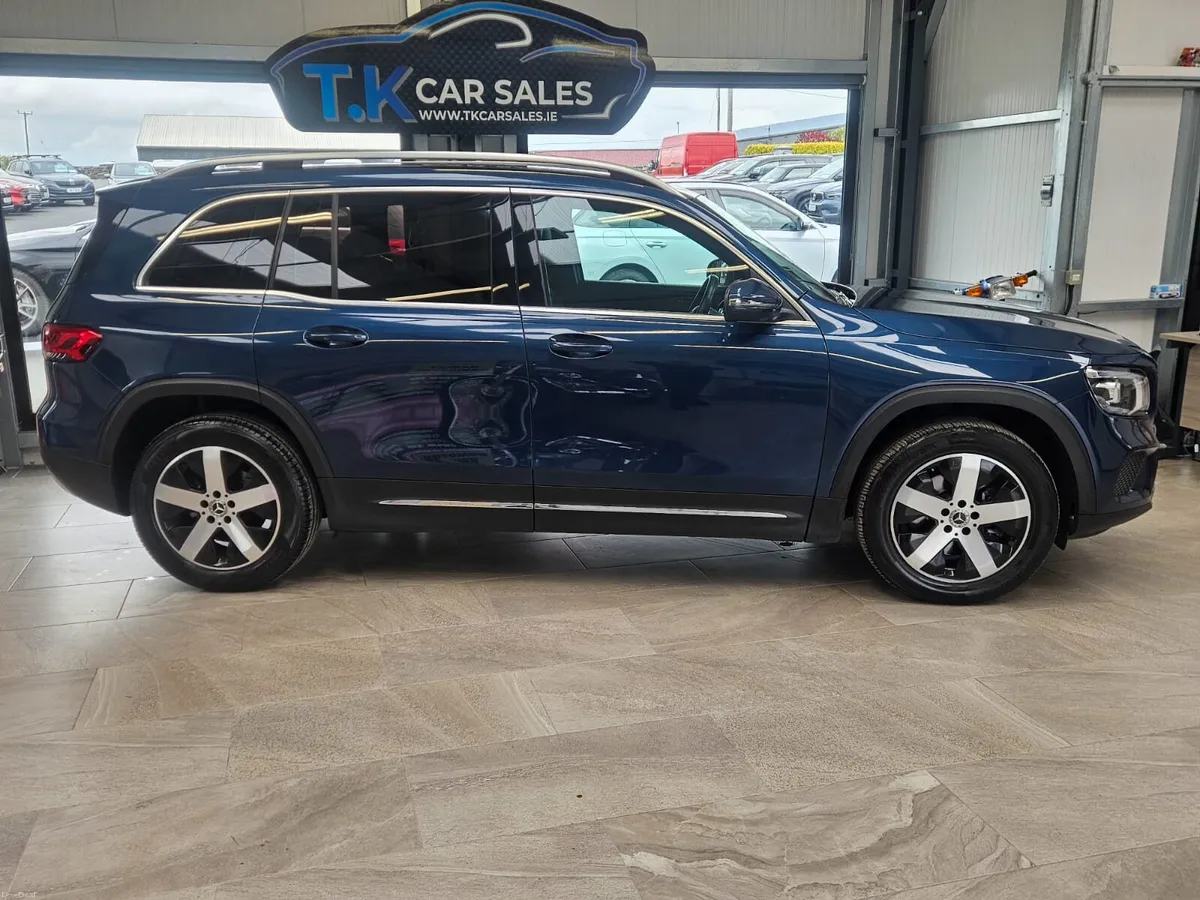 211 MERCEDES BENZ GLB 7 SEATER - Image 2