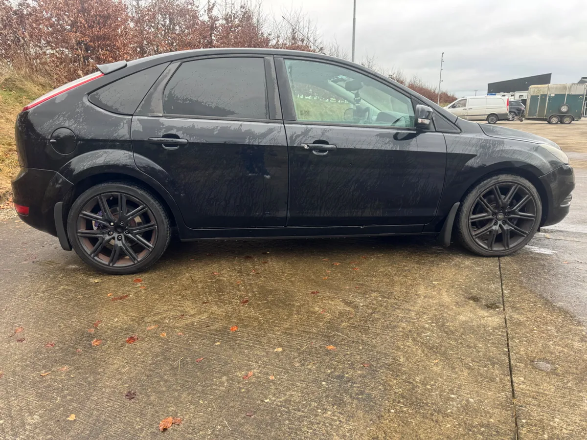 Ford Focus 2009 - Image 3