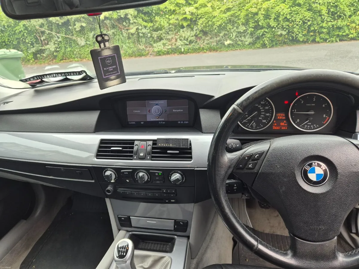 BMW 5-Series 2008 - Image 5