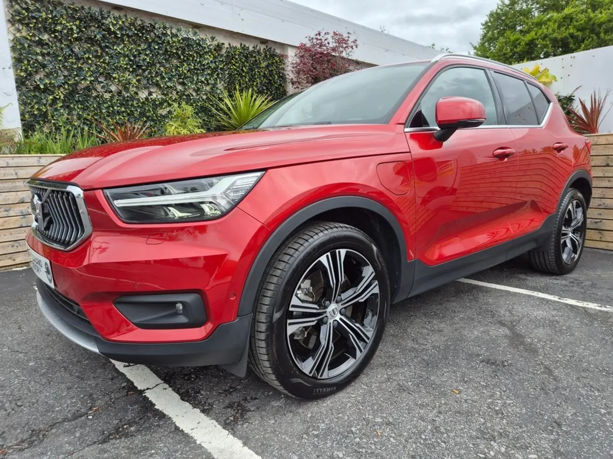 Volvo XC40 1.5 T5 PHEV / INSCRIPTION TOP SPEC WITH - Image 1
