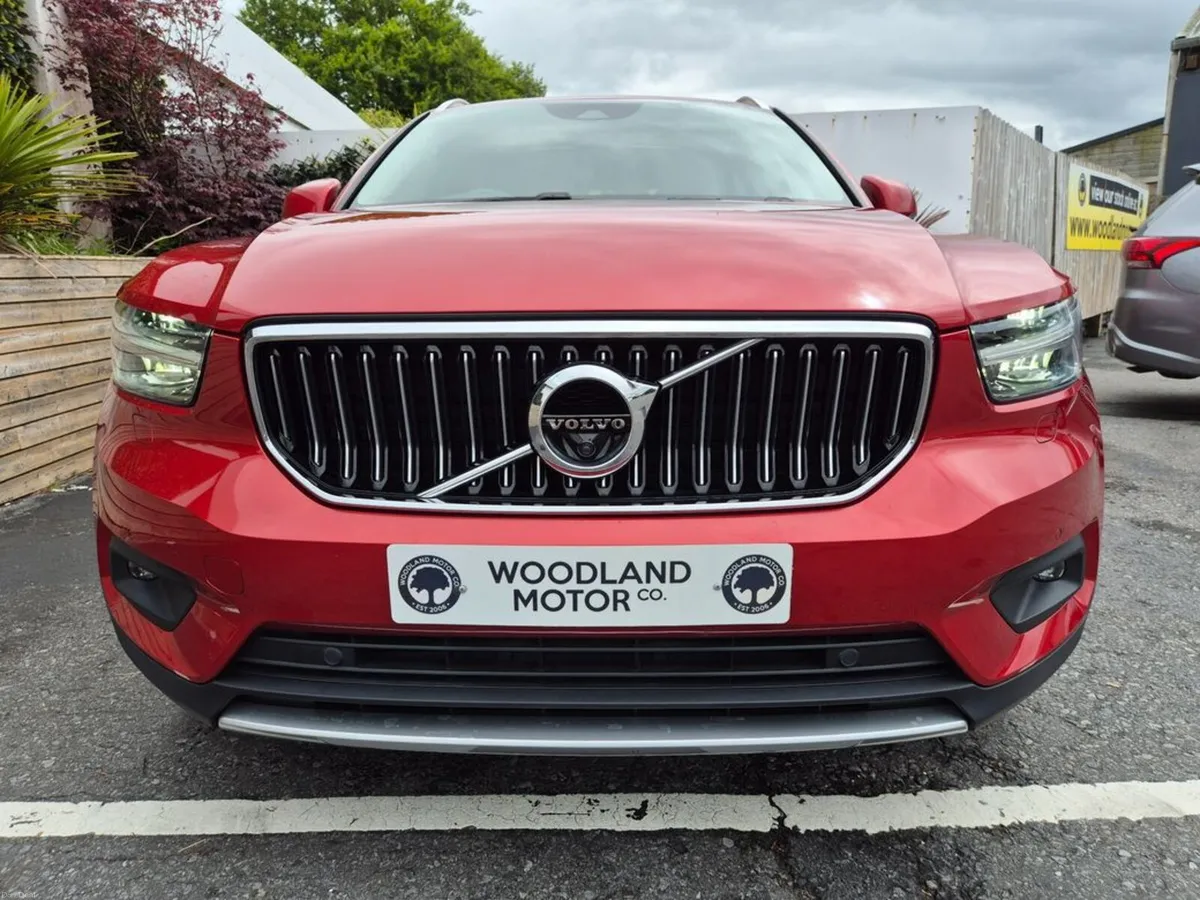 Volvo XC40 1.5 T5 PHEV / INSCRIPTION TOP SPEC WITH - Image 4