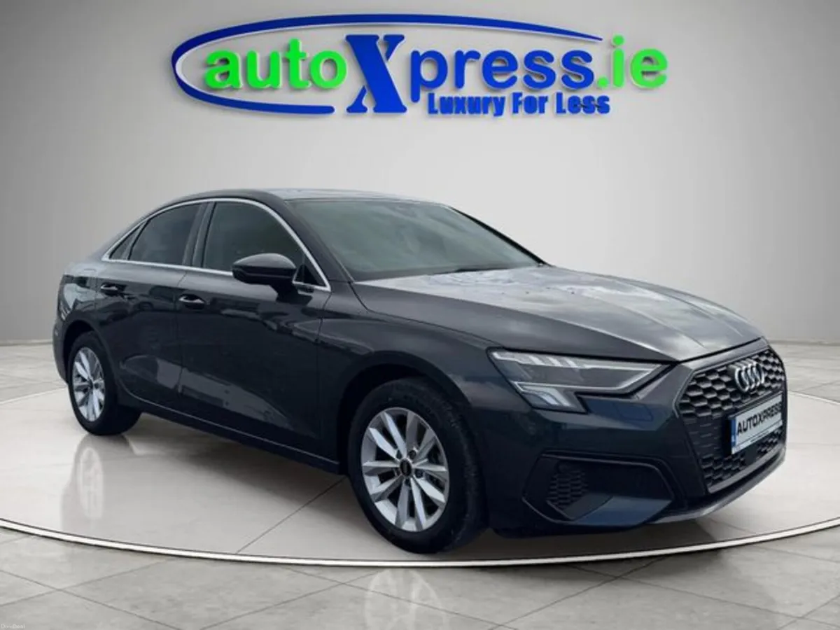 Audi A3 30 TFSI Automatic, Reversing camera - Image 1
