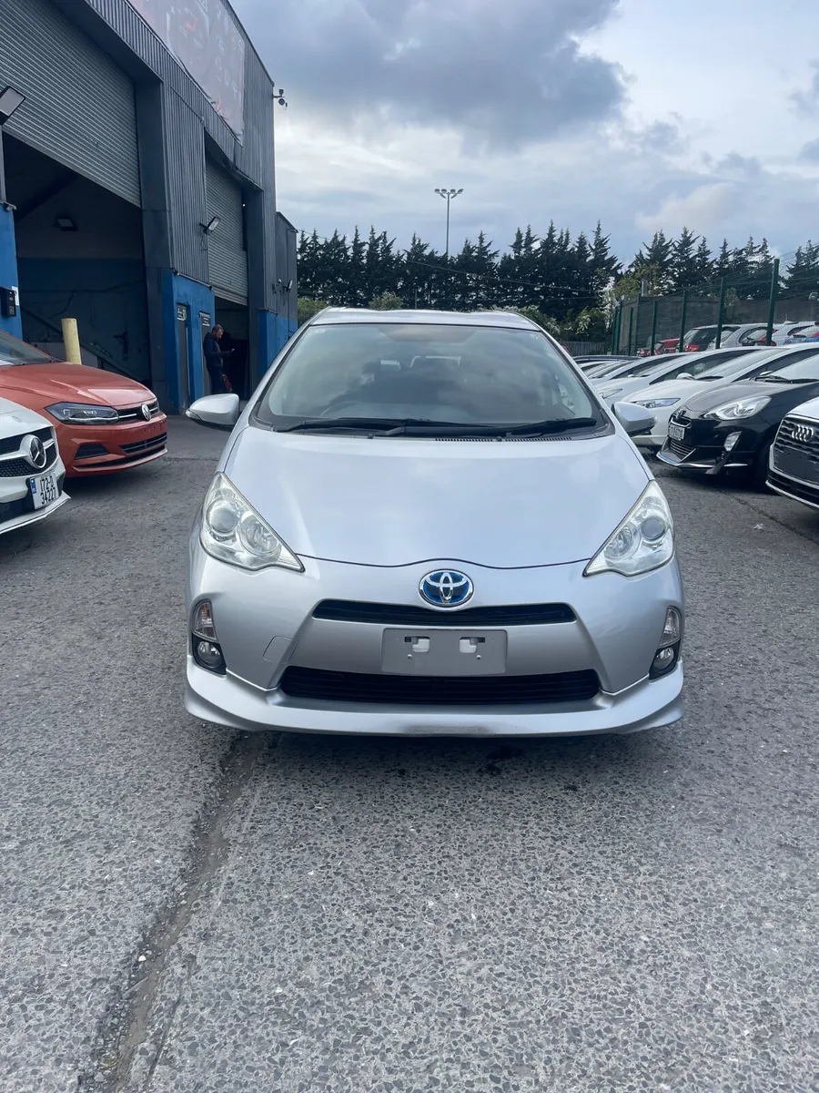 Toyota aqua hybrid automatic leather - Image 2