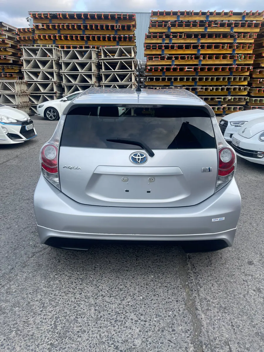 Toyota aqua hybrid automatic leather - Image 4